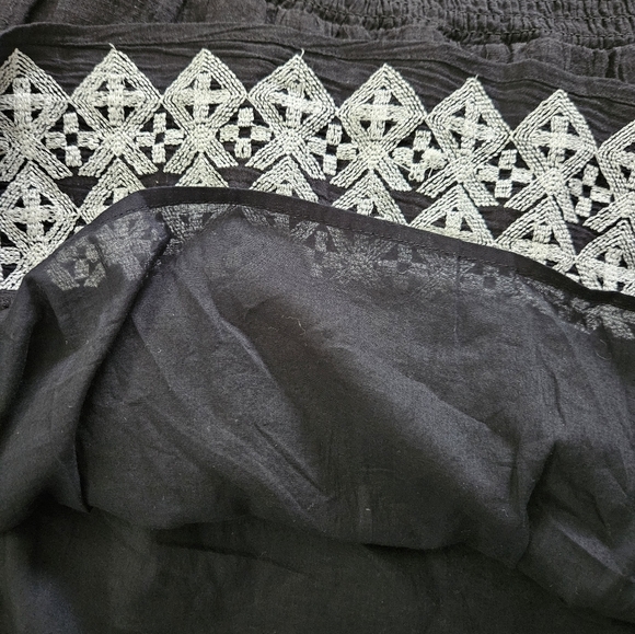 Old Navy Elegant Black Skirt with White Lace Trim Size M NWT - Picture 7 of 7